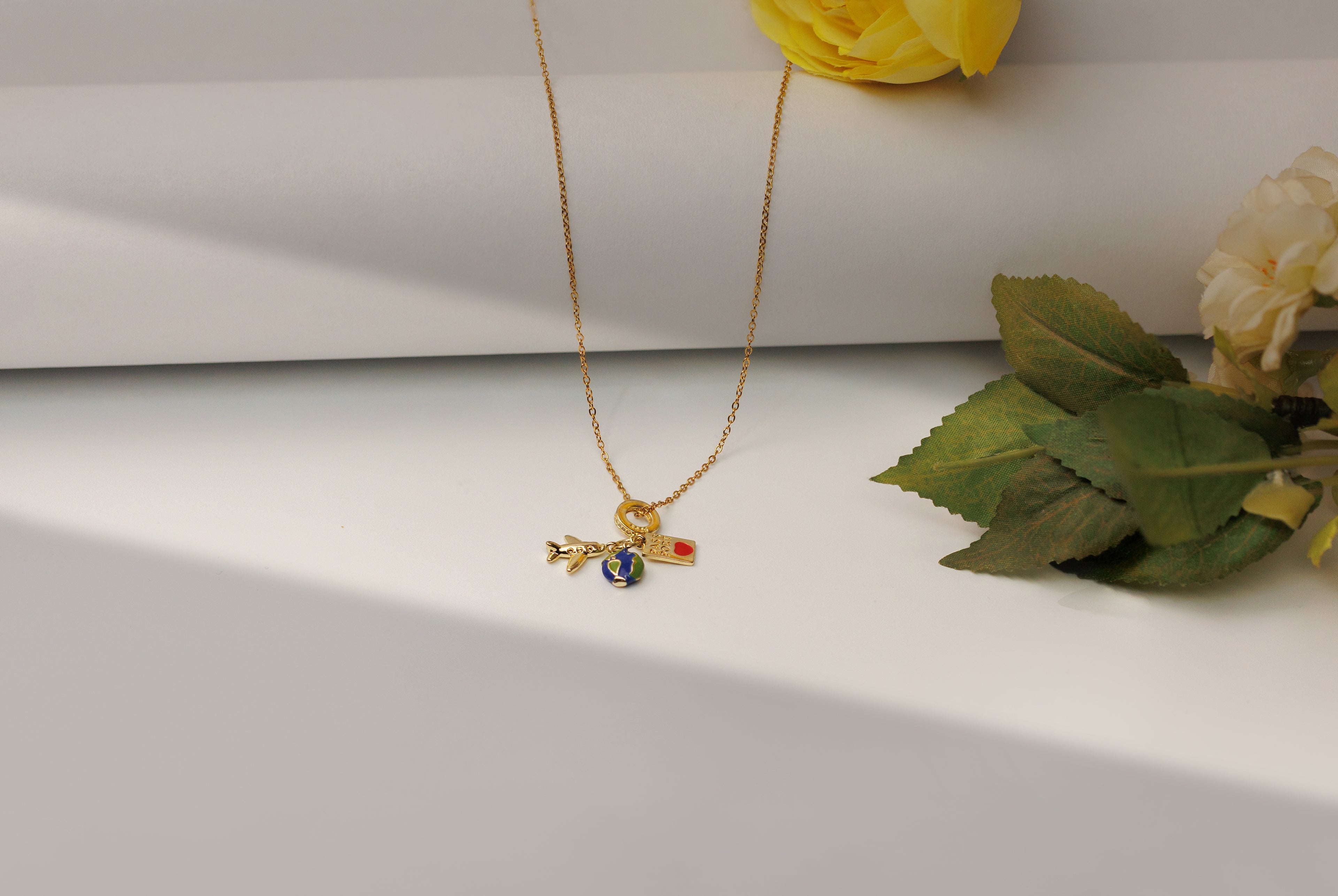 Sia travel chain