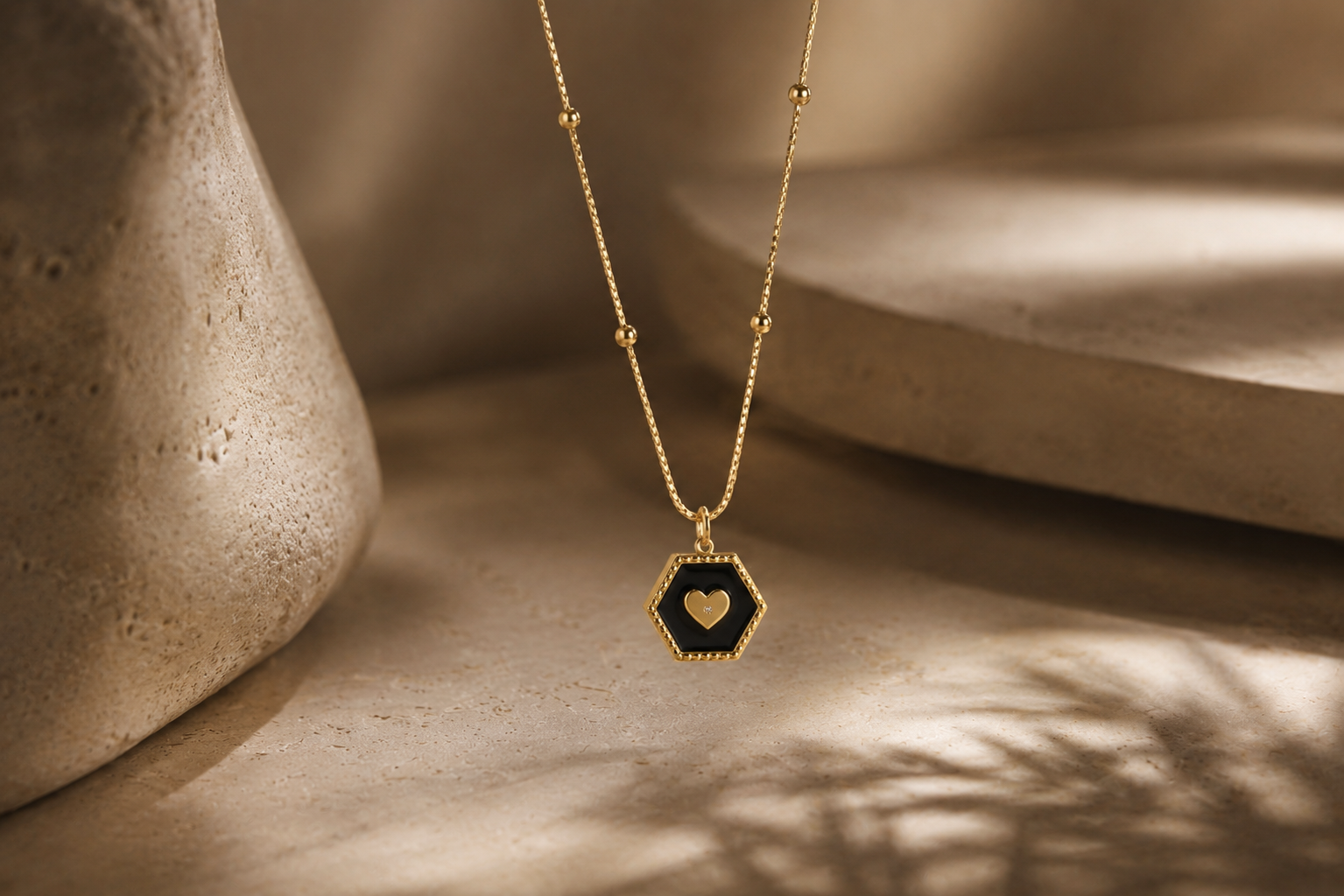 Amora necklace