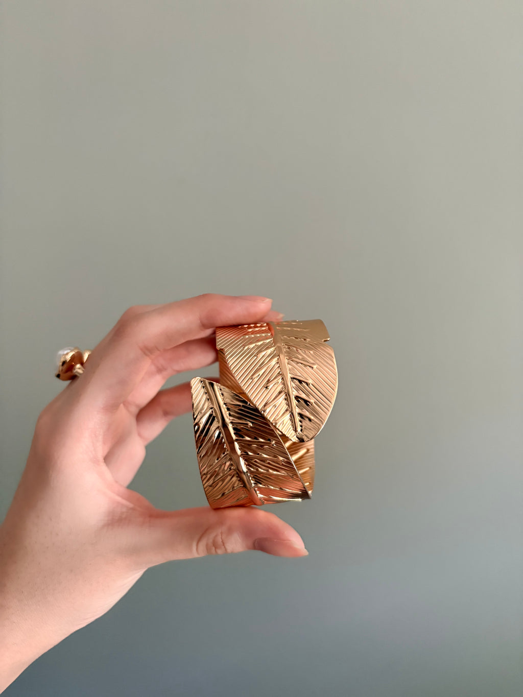 Kovi leaf cuff
