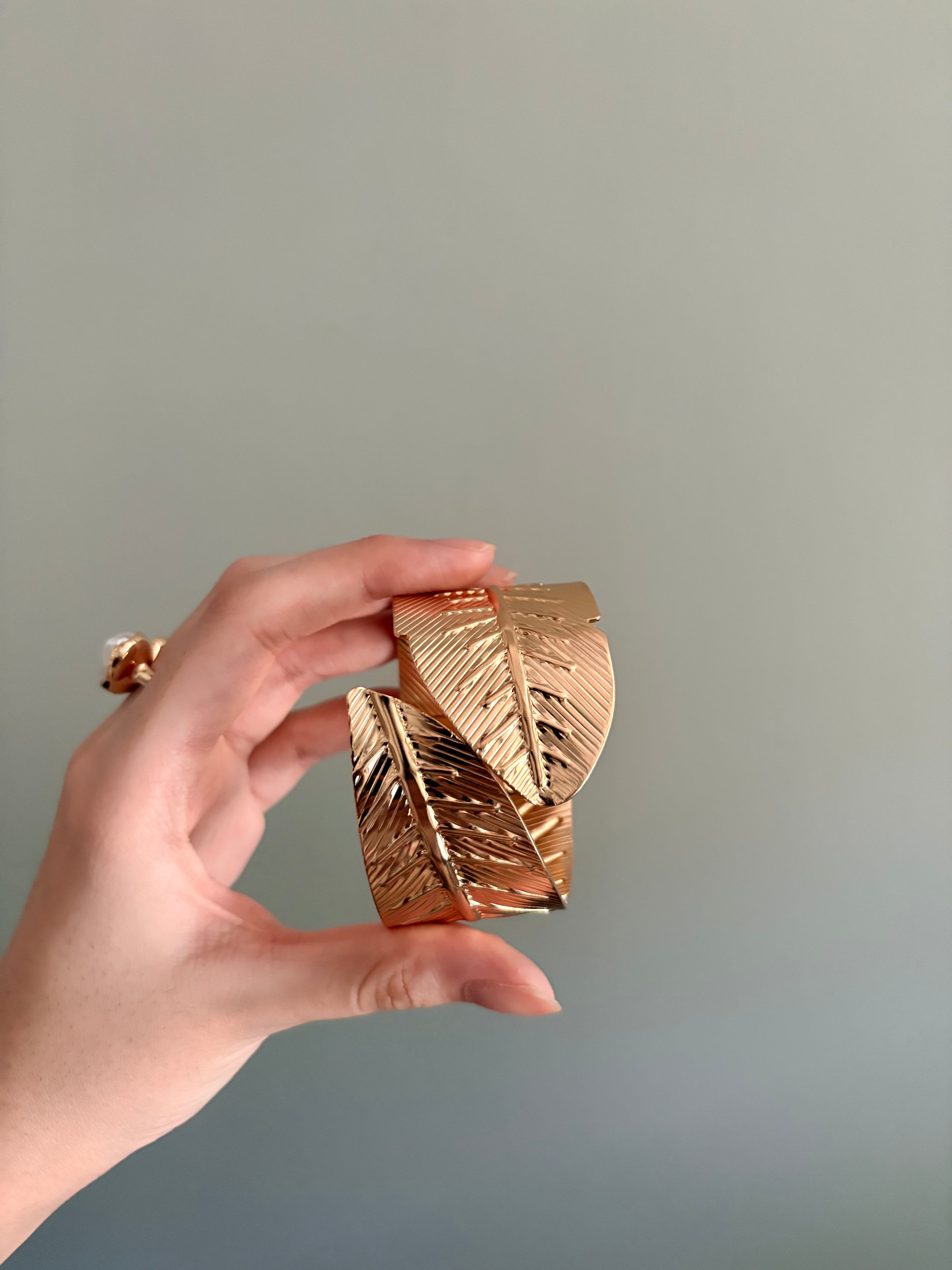 Kovi leaf cuff