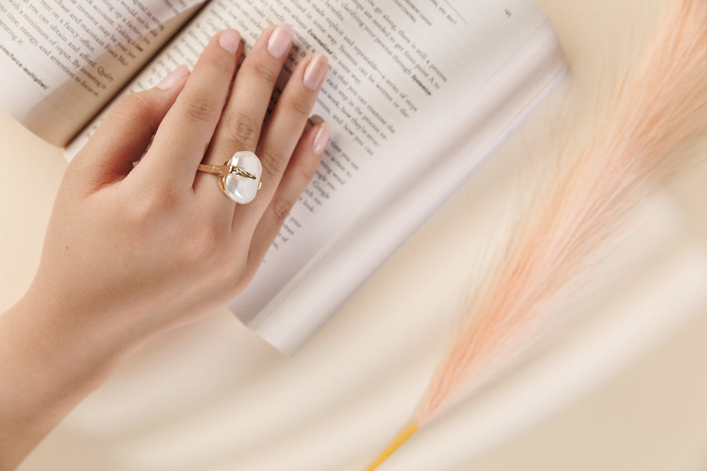 Tiora pearl ring