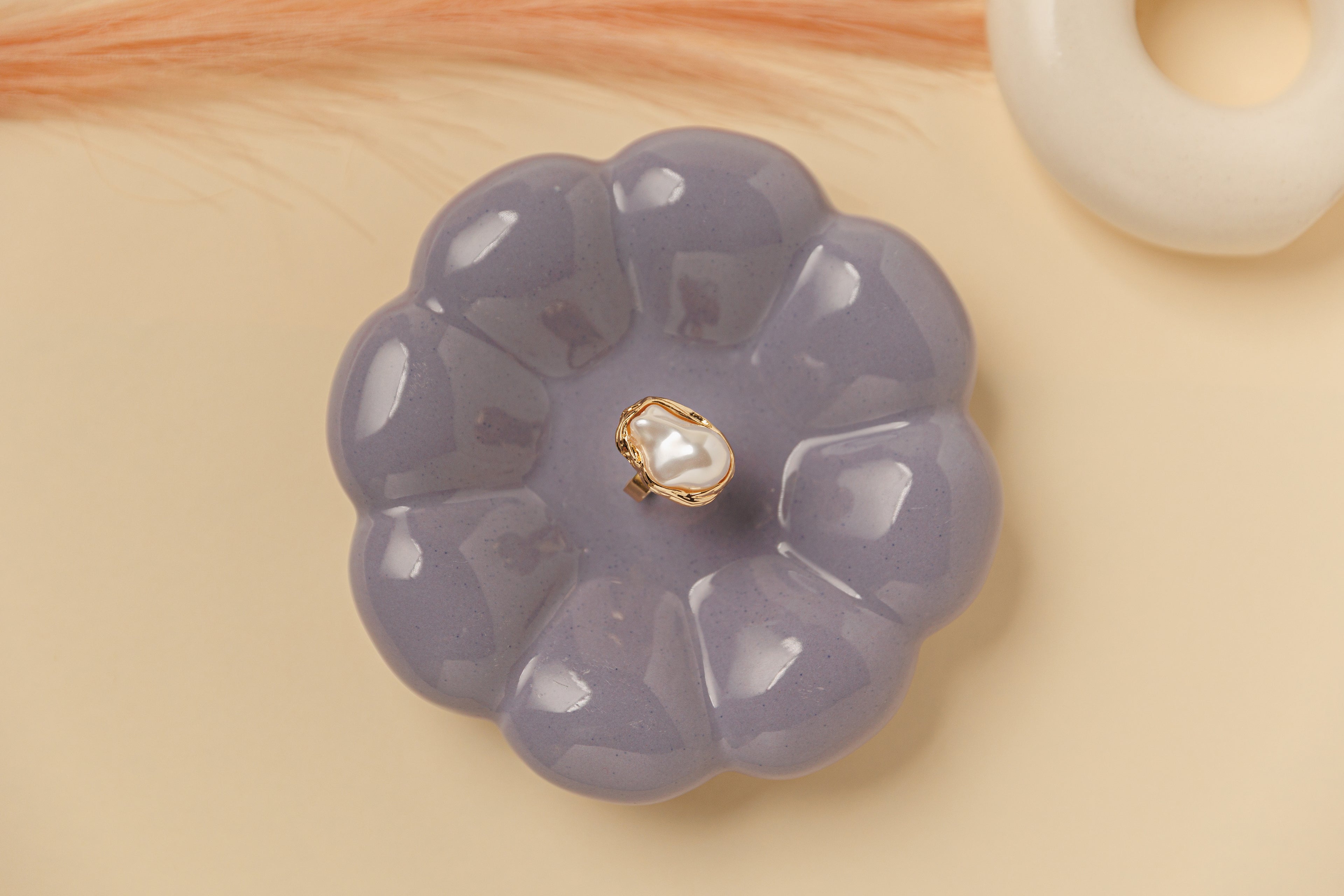 Melo pearl ring