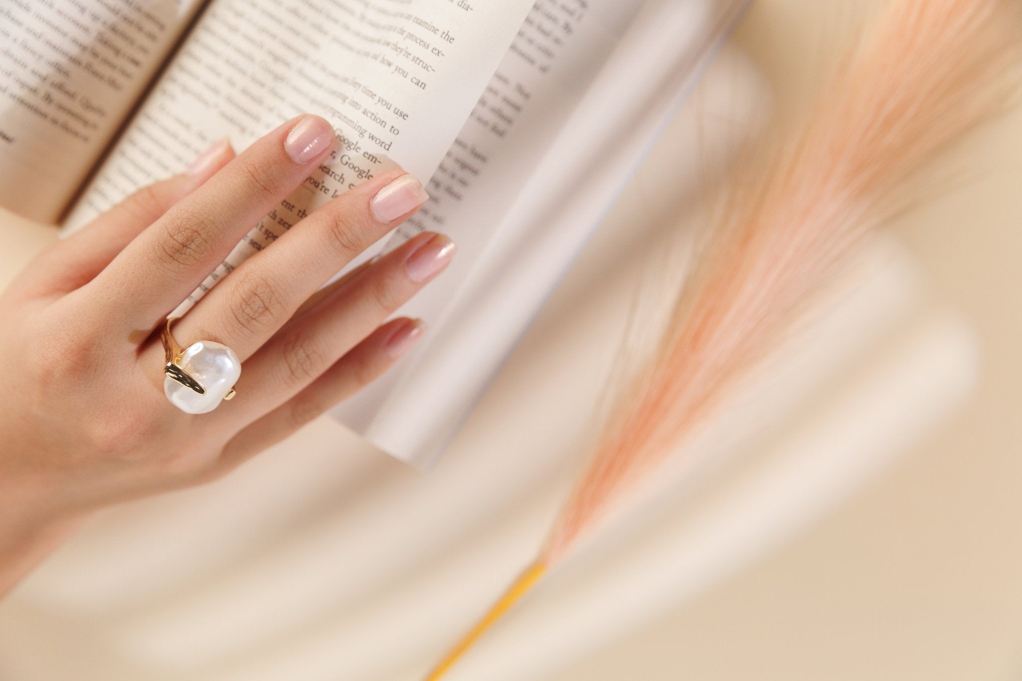Tiora pearl ring - avantara